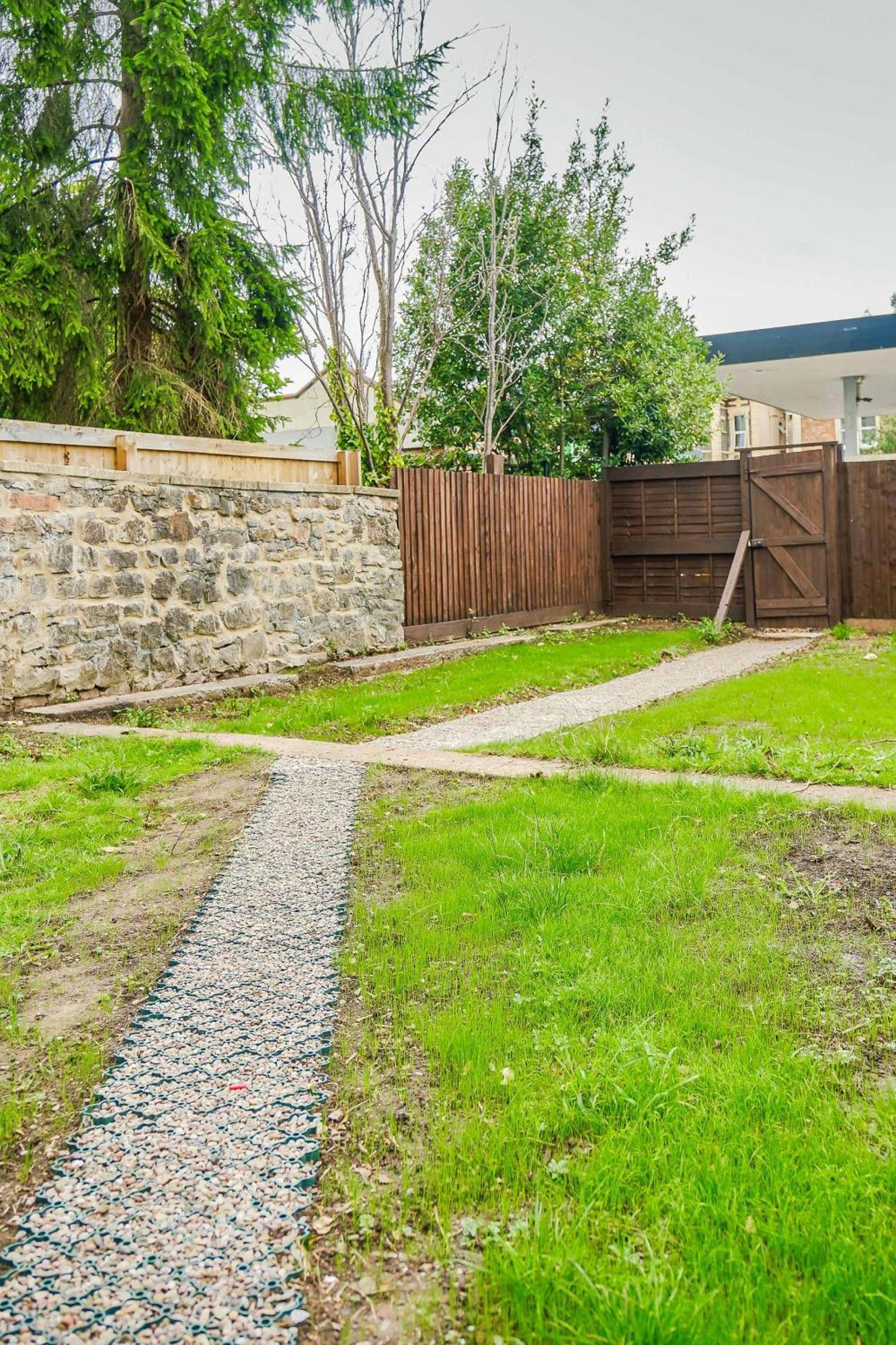 Free Parking New Gem With Garden Apartment Бристол Екстериор снимка