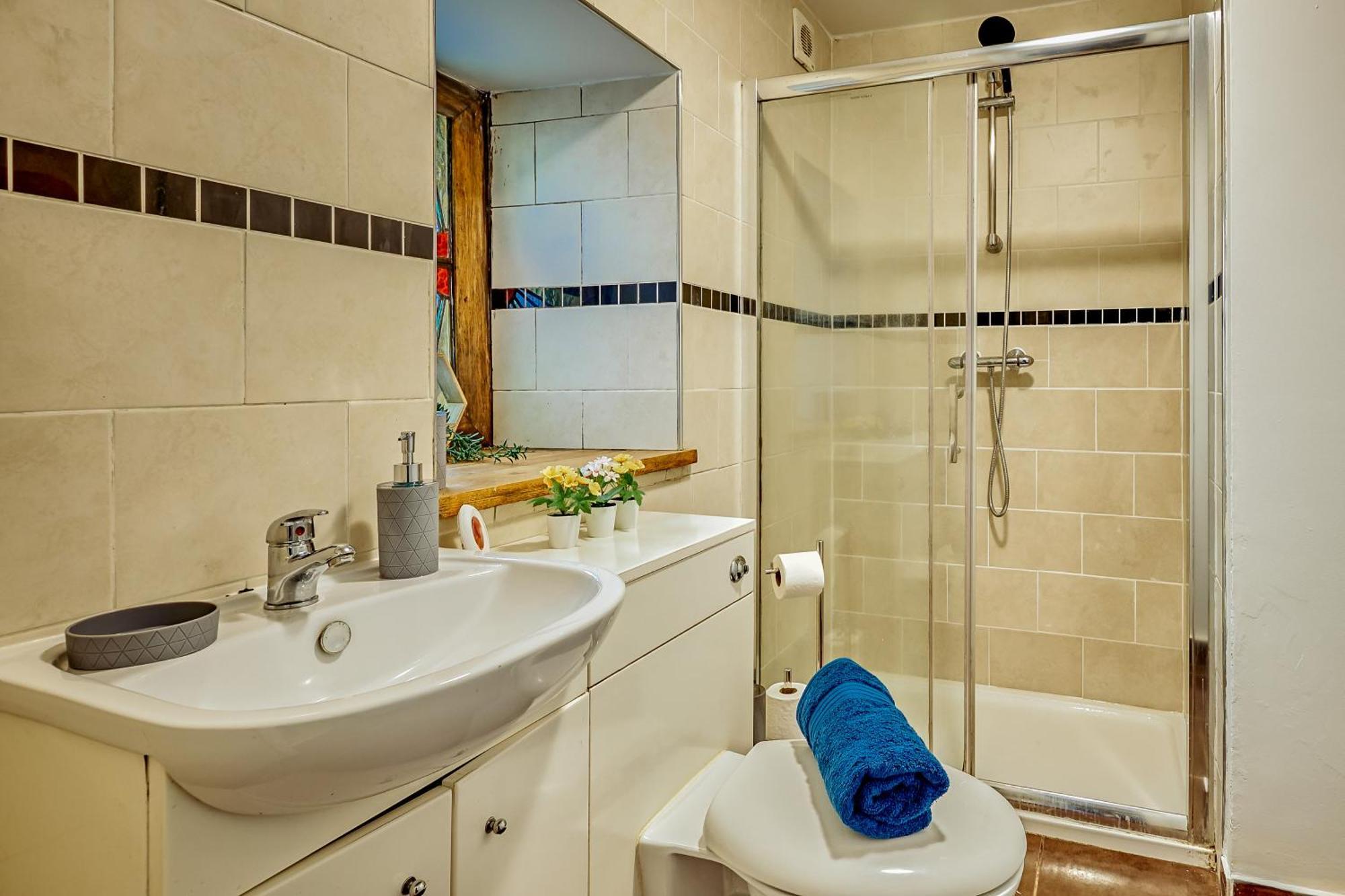Free Parking New Gem With Garden Apartment Бристол Екстериор снимка