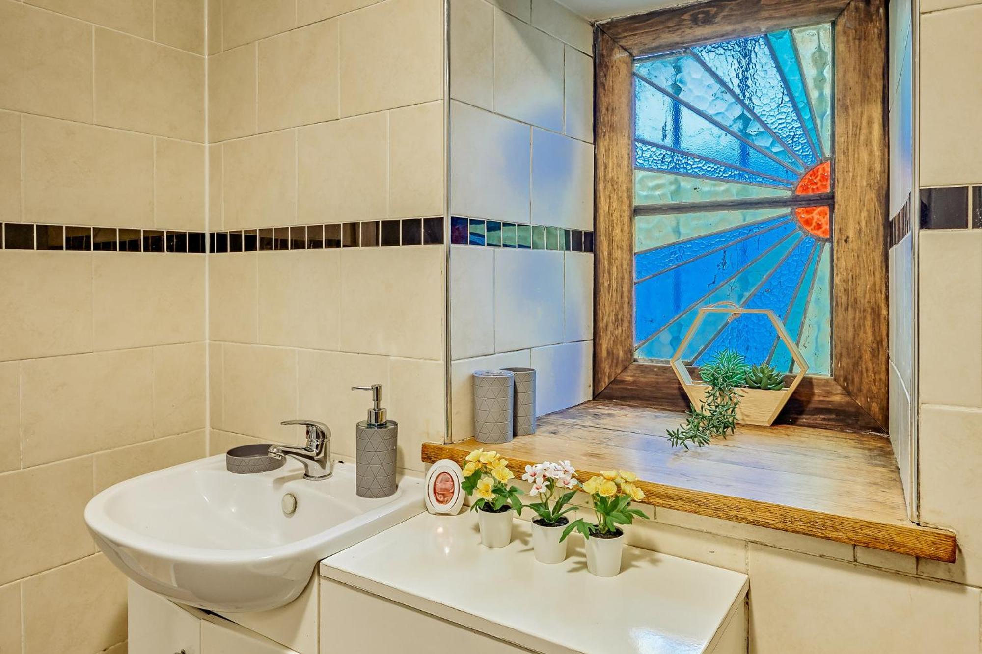 Free Parking New Gem With Garden Apartment Бристол Екстериор снимка
